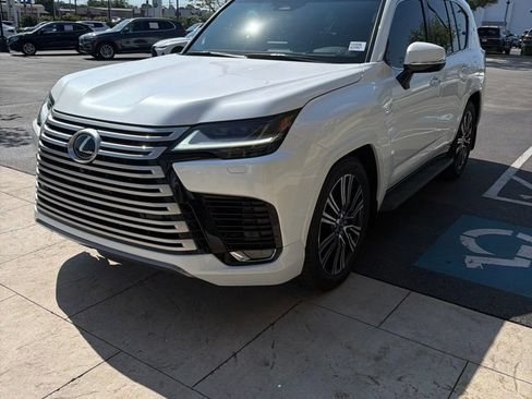 Used 2026 Lexus LX 600 4WD w/ Accessory Package (2T) image 1