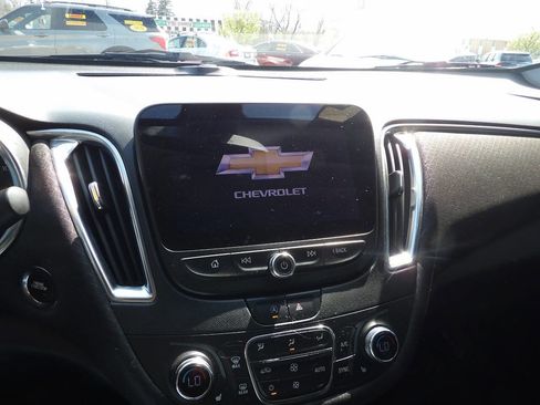 Used 2021 Chevrolet Malibu LT image 9