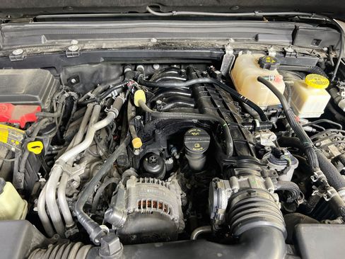 Used 2022 Jeep Gladiator Overland AWD/4WD image 29