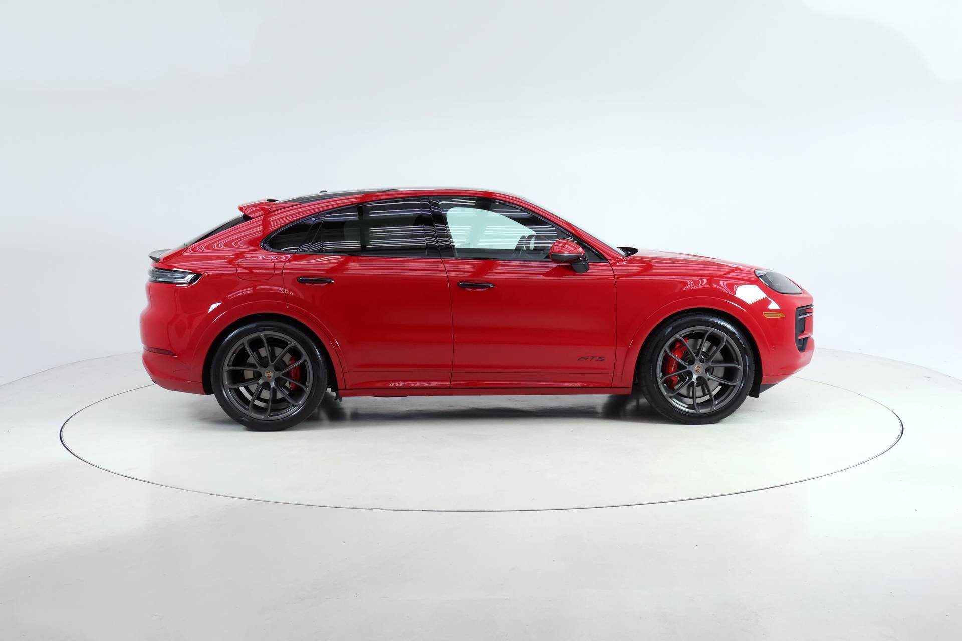Certified 2025 Porsche Cayenne GTS AWD/4WD image 10