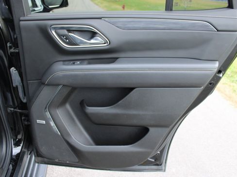 Used 2021 GMC Yukon SLT w/ SLT Premium Package image 24