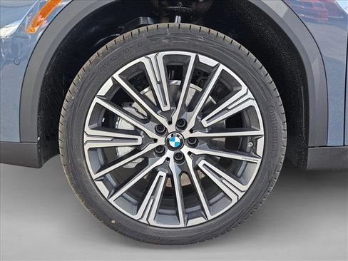 New 2026 BMW X2 xDrive28i w/ Convenience Package image 9