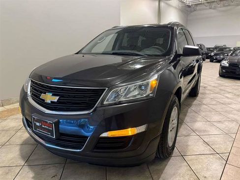 Used 2016 Chevrolet Traverse LS image 2