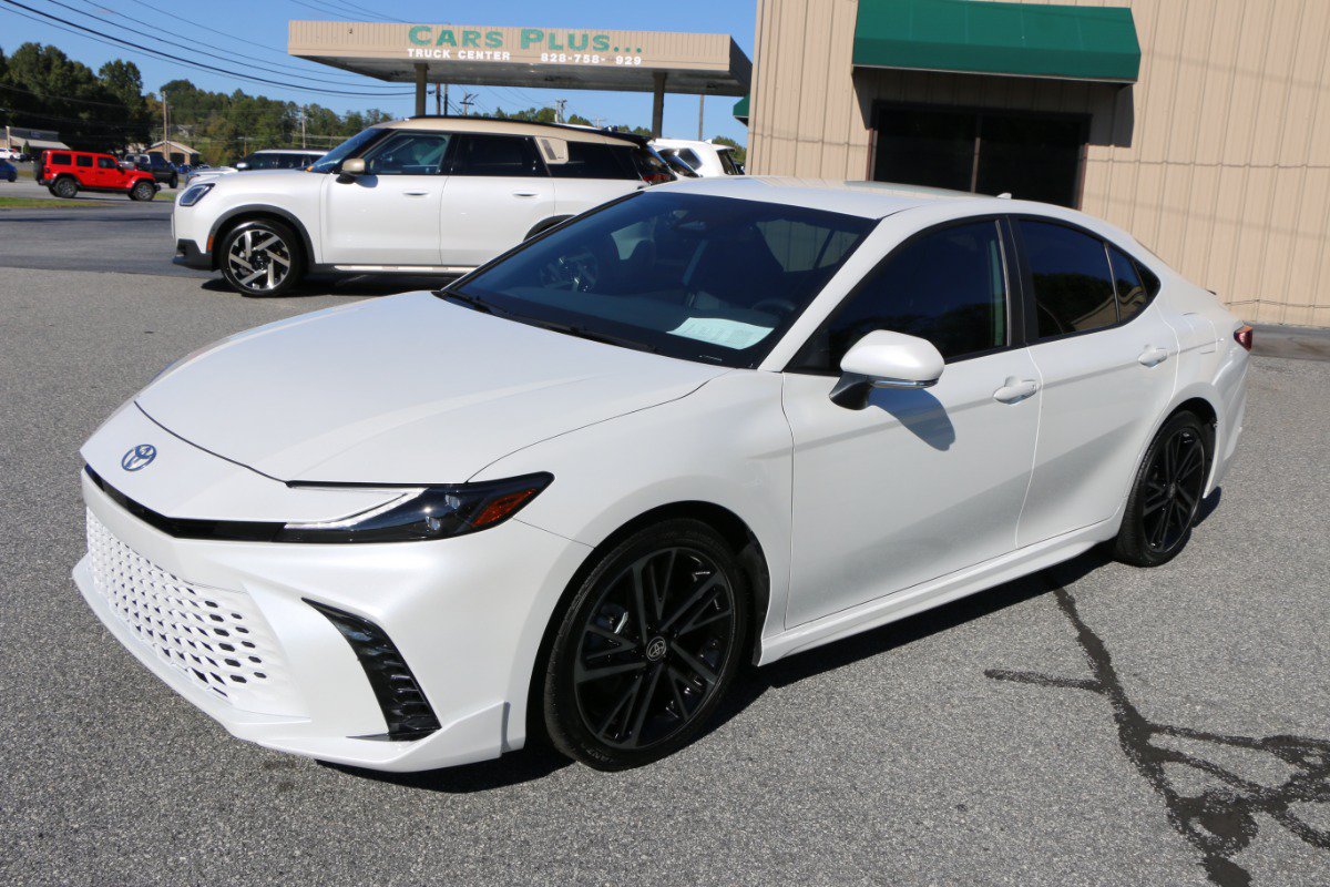 Used 2026 Toyota Camry XSE FWD image 1