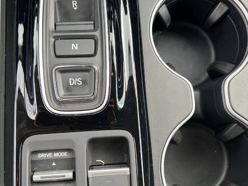 Used 2025 Honda Pilot Elite image 19