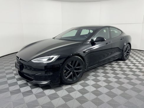 Used 2022 Tesla Model S Plaid image 1