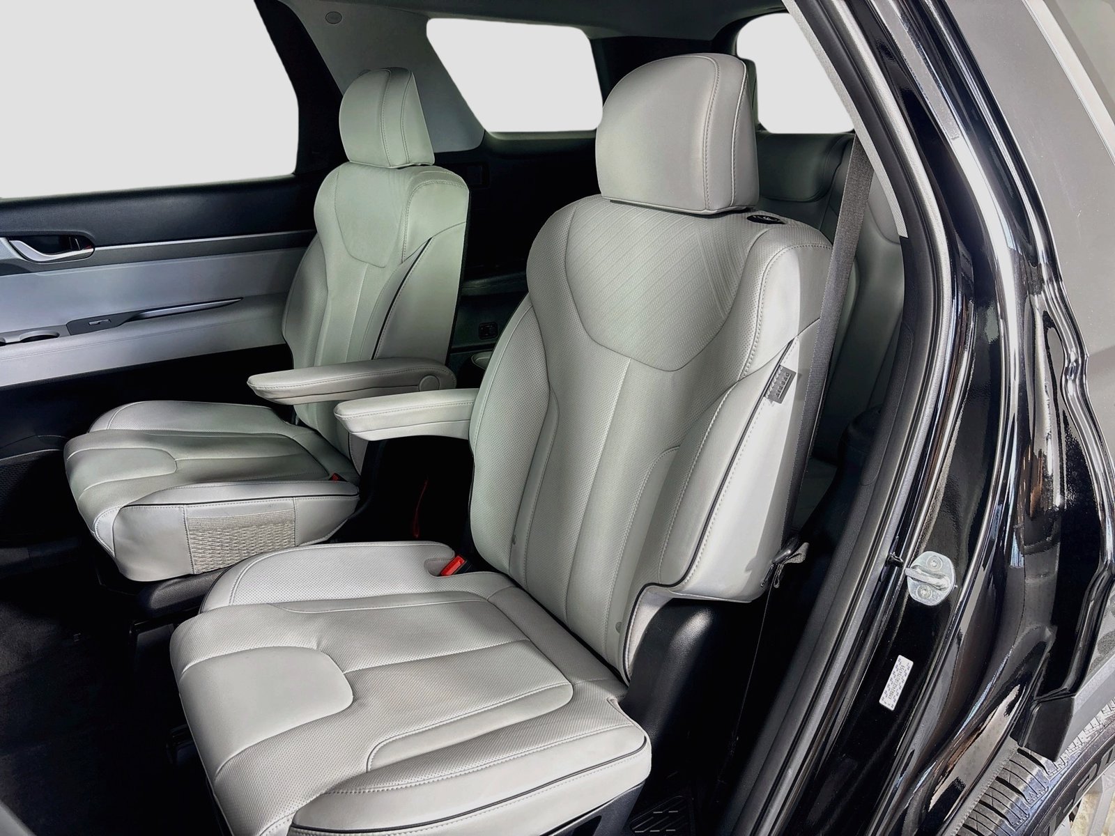 Used 2024 Hyundai Palisade SEL FWD image 23