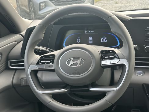 Used 2025 Hyundai Elantra Sport FWD image 22