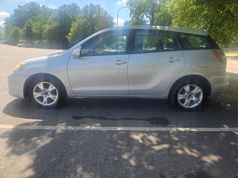 Used 2007 Toyota Matrix XR FWD image 2