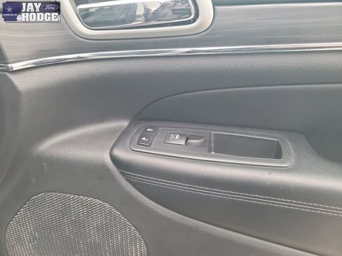 Used 2019 Jeep Grand Cherokee Limited image 33