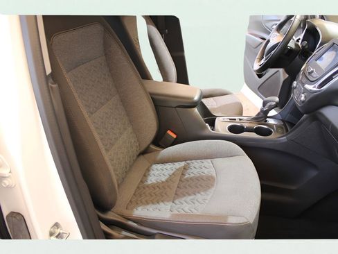 Used 2023 Chevrolet Equinox LS image 17