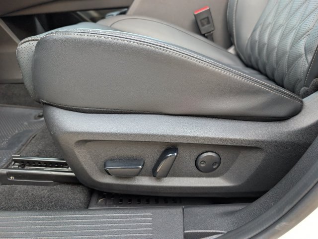 Used 2024 Nissan Rogue Platinum FWD image 21