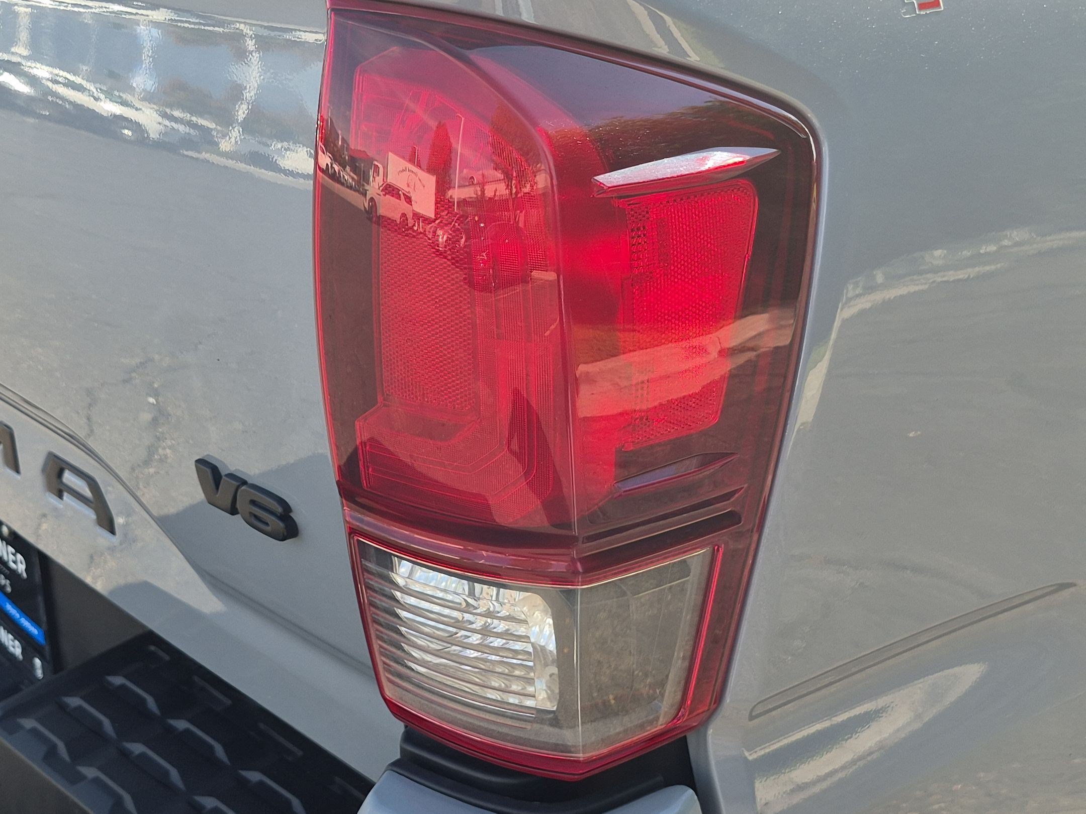 Used 2019 Toyota Tacoma TRD Off-Road w/ TRD Premium Off Road Package AWD/4WD image 12