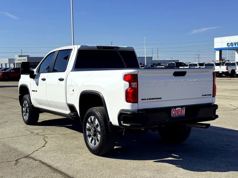 Used 2024 Chevrolet Silverado 2500 Custom w/ Custom Value Package image 9