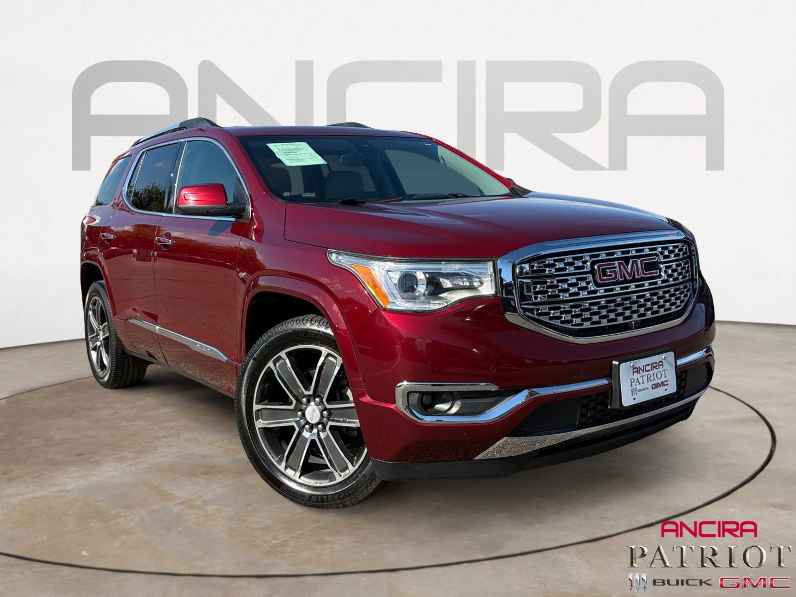 Used 2017 GMC Acadia Denali w/ Technology Package FWD image 1