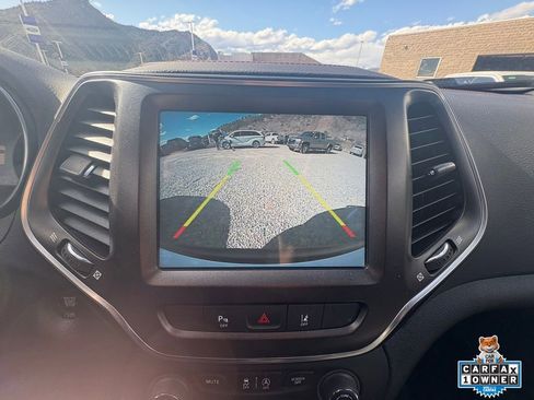 Used 2021 Jeep Cherokee Trailhawk w/ Premium Leather Package image 25