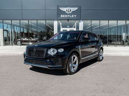 Certified 2024 Bentley Bentayga Extended Wheelbase AWD/4WD image 1