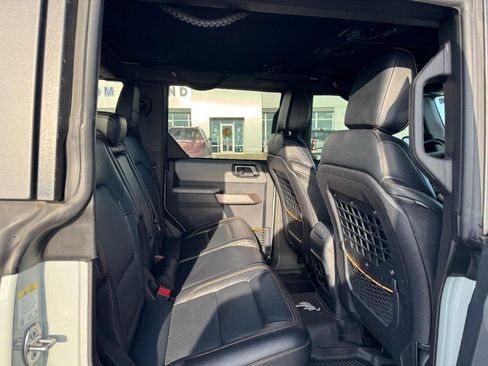 Used 2023 Ford Bronco Badlands image 10