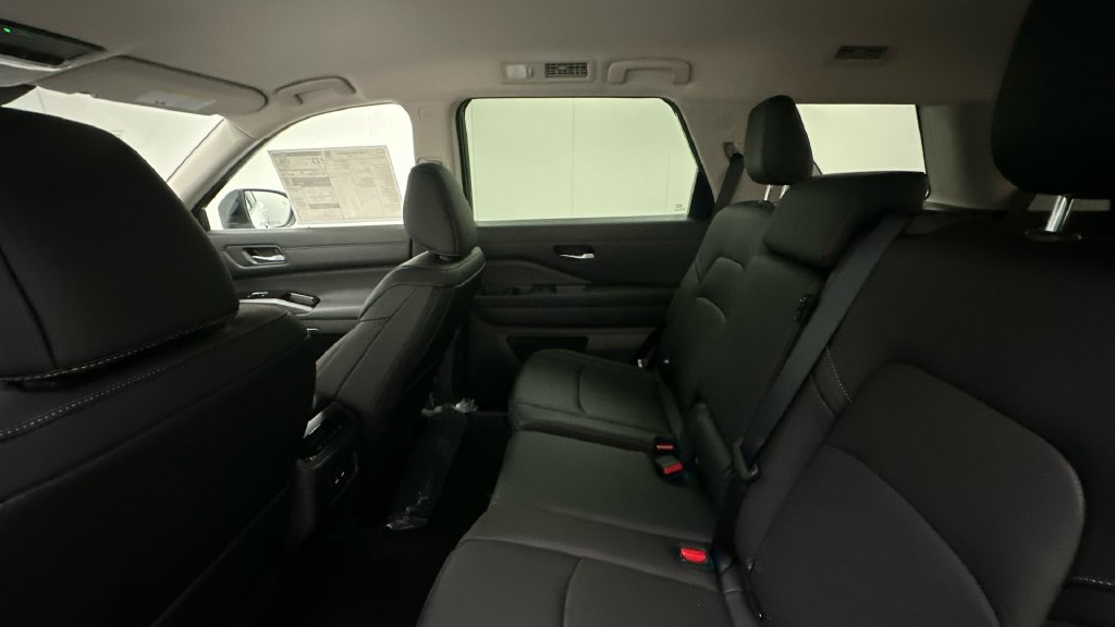 New 2026 Nissan Pathfinder SL AWD/4WD image 10