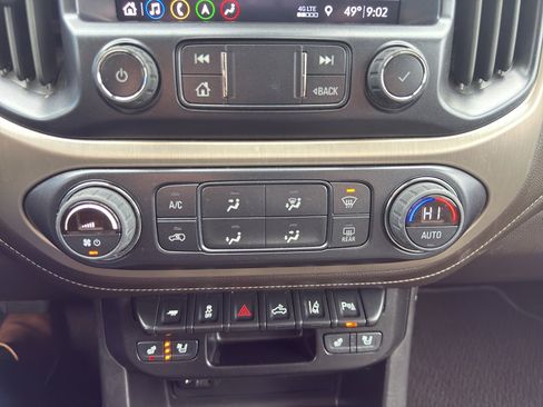 Used 2022 GMC Canyon Denali image 17