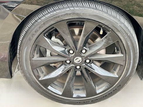 Used 2021 Nissan Maxima SR w/ Sport Mat Group FWD image 34