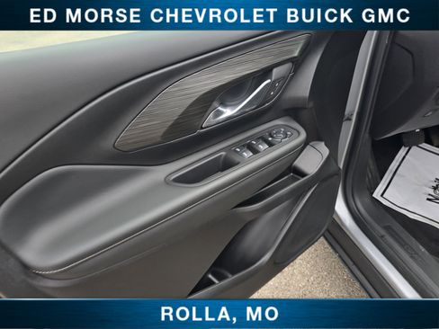 Used 2024 GMC Terrain SLE w/ Driver Convenience Package image 15