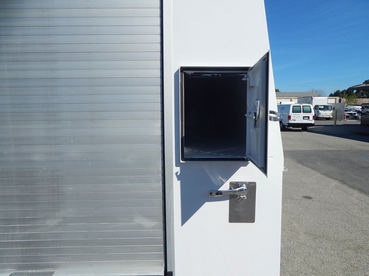Used 2019 Ford Transit 350 138 DRW w/ Premium Package RWD image 17
