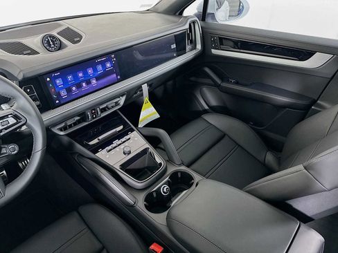 New 2026 Porsche Cayenne Coupe image 24