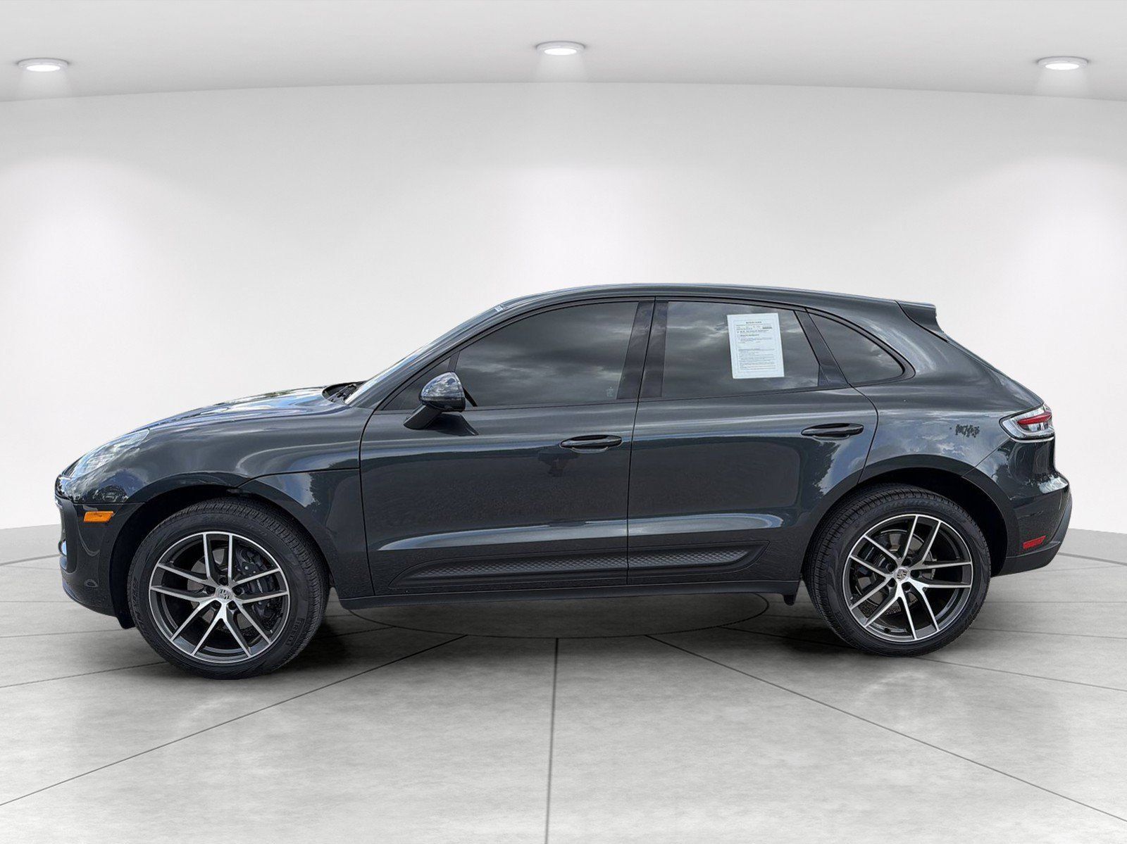 Used 2025 Porsche Macan Turbo AWD/4WD image 7
