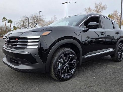 Used 2025 Nissan Kicks SR w/ SR Premium Package image 1