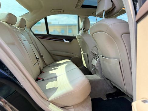 Used 2013 Mercedes-Benz C 250 Sedan image 24
