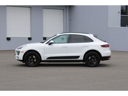 Used 2015 Porsche Macan S AWD/4WD image 2