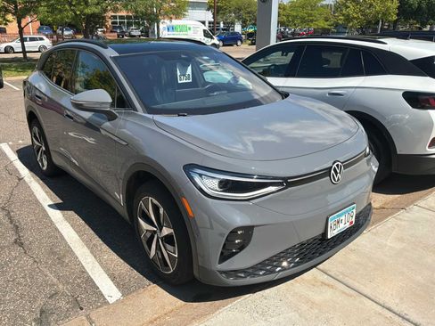 Used 2023 Volkswagen ID.4 Pro S AWD/4WD image 2