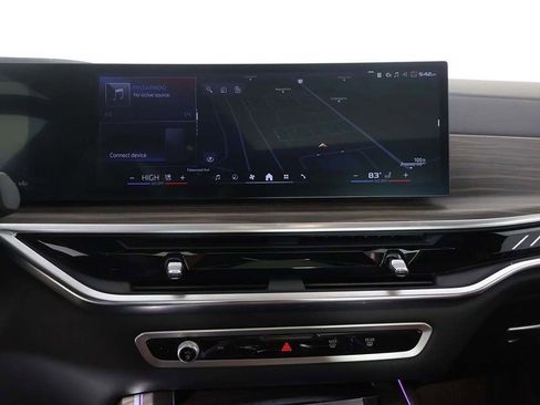 Used 2024 BMW X7 M60i image 50