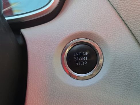 Used 2024 Toyota Corolla SE image 23