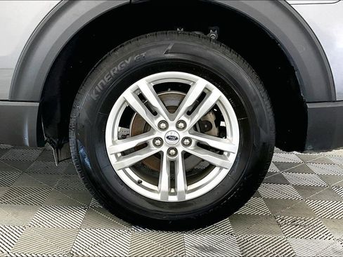 Used 2023 Ford Explorer XLT w/ Equipment Group 202A image 8