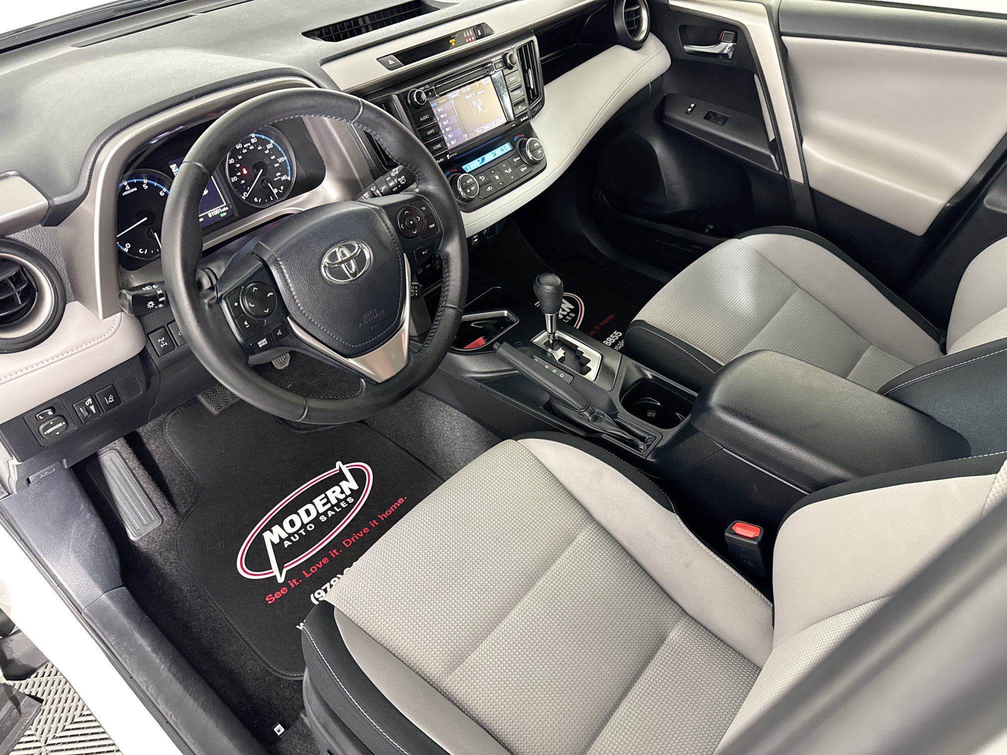 Used 2018 Toyota RAV4 XLE AWD/4WD image 19
