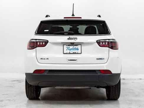 Used 2020 Jeep Compass Latitude w/ Cold Weather Group AWD/4WD image 27