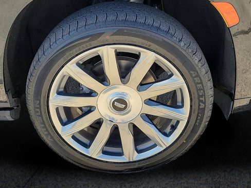 Used 2022 Cadillac Escalade ESV Premium Luxury Platinum image 7