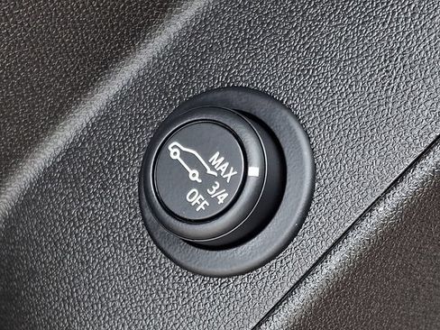 Certified 2024 Chevrolet Equinox LT FWD image 24
