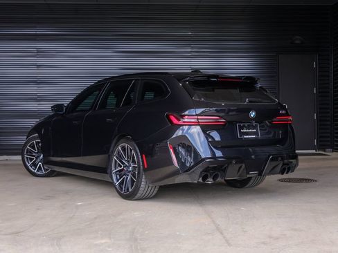 Used 2026 BMW M5 Touring AWD/4WD image 3