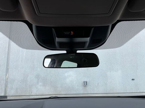 Used 2025 Nissan Rogue SV image 18