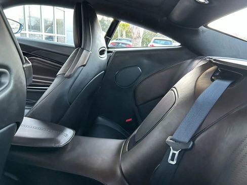 Used 2020 Aston Martin DB11 Coupe image 12