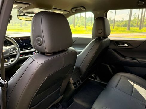 Used 2025 Chevrolet Equinox LT w/ Convenience Package II FWD image 26