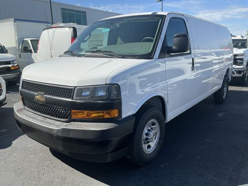 New 2026 Chevrolet Express 3500 Extended w/ Driver Convenience Package RWD image 4