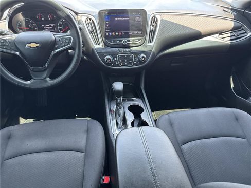 Used 2021 Chevrolet Malibu LT FWD image 14