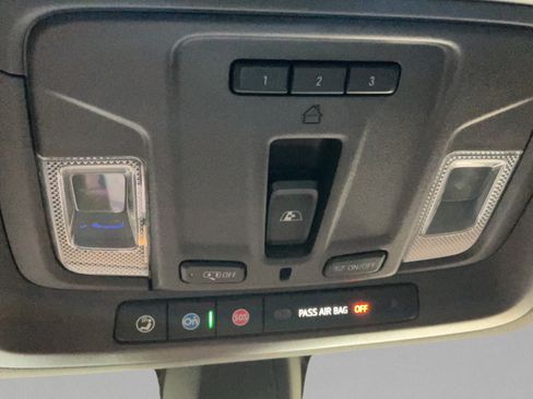 Used 2019 Chevrolet Silverado 1500 LTZ w/ LTZ Convenience Package AWD/4WD image 19