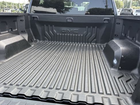 Used 2025 GMC Sierra 1500 SLT AWD/4WD image 31