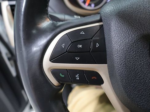 Used 2018 Jeep Cherokee Limited w/ Trailer Tow Group AWD/4WD image 37