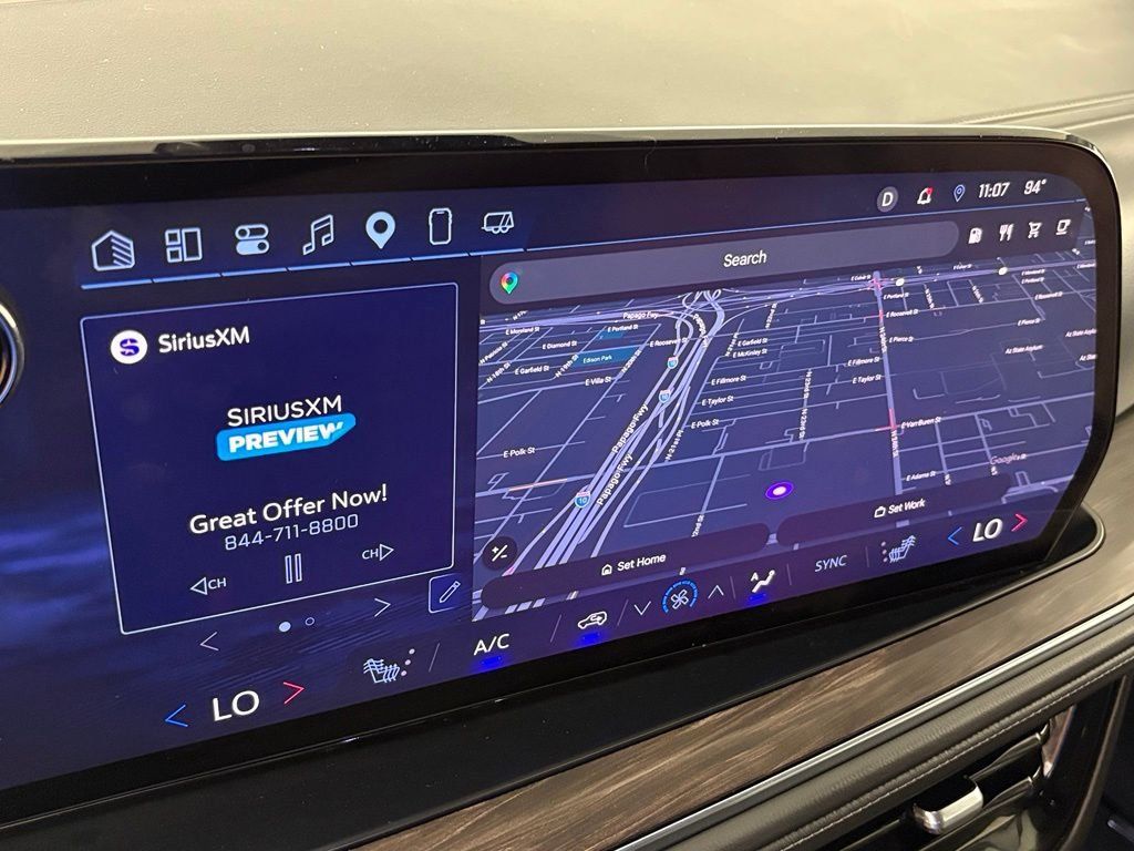Used 2025 Chevrolet Suburban Z71 AWD/4WD image 26